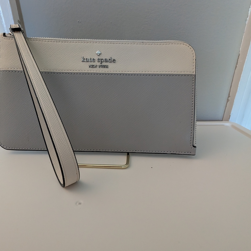 Kate Spade White and Gray Wristlet. NWT